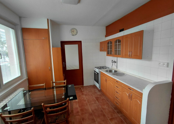 Prenájom 3 izbový byt v centre