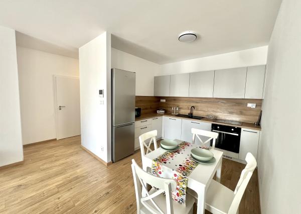 Moderný 2-izbový byt na prenájom – Zelené Vlčince, Pražská ulica