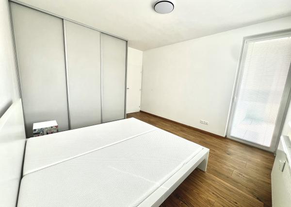 Moderný 2-izbový byt na prenájom – Zelené Vlčince, Pražská ulica