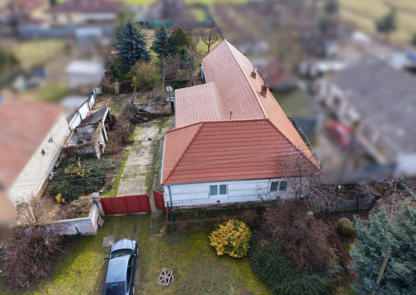 NA PREDAJ - Rodinný dom v Dvorníkoch