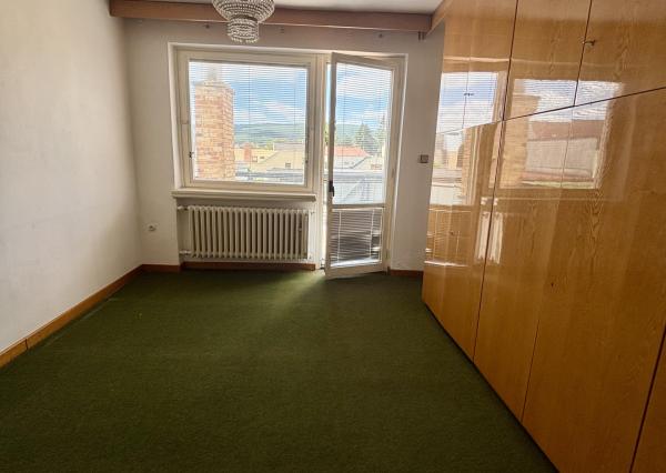 Rodinný dom v pôvodnom stave pár krokov od námestia – Nové Mesto nad Váhom