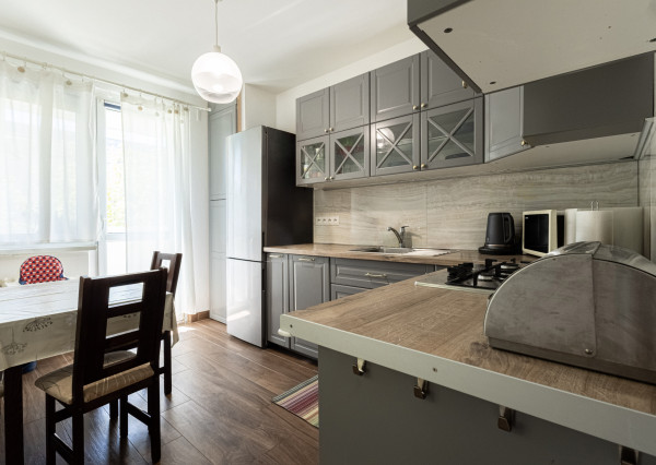 ZNÍŽENÉ NA PREDAJ  4-IZBOVÝ BYT – BRATISLAVA - VRAKUŇA 82 m²