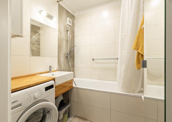 ZNÍŽENÉ NA PREDAJ  4-IZBOVÝ BYT – BRATISLAVA - VRAKUŇA 82 m²