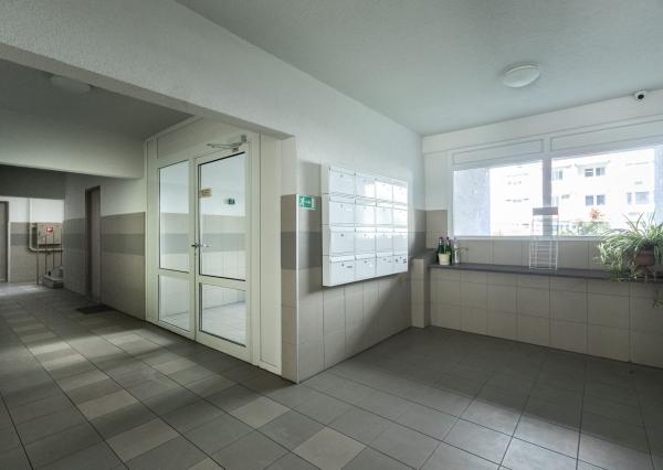 ZNÍŽENÉ NA PREDAJ  4-IZBOVÝ BYT – BRATISLAVA - VRAKUŇA 82 m²