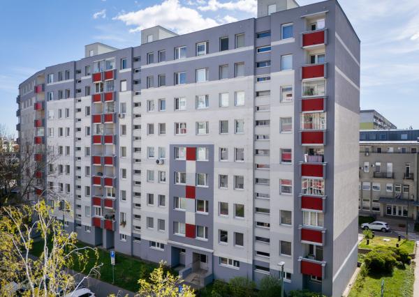 ZNÍŽENÉ NA PREDAJ  4-IZBOVÝ BYT – BRATISLAVA - VRAKUŇA 82 m²