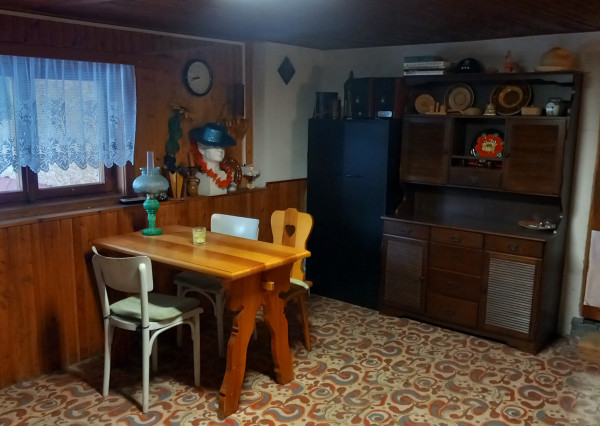 NA PREDAJ CHATA - SKLABIŇA - BLÍZKO ZÁMKU 1948m2