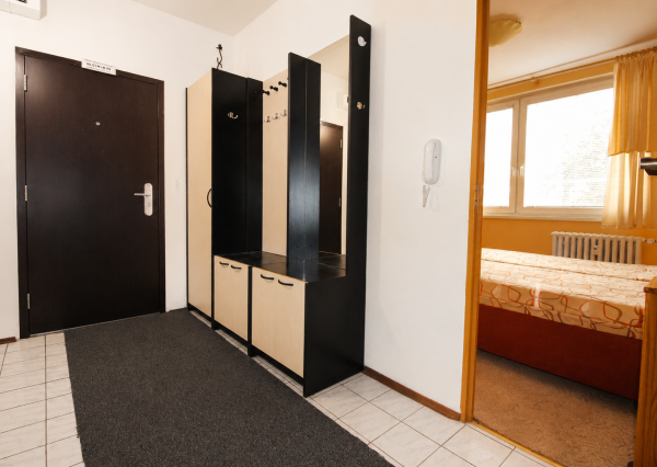 NA PREDAJ - 2,5 izbový byt v centre mesta Hlohovec