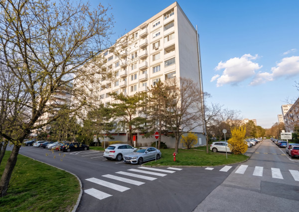 NA PREDAJ – 3-IZBOVÝ BYT | 64,70 m² | BRATISLAVA – RUŽINOV