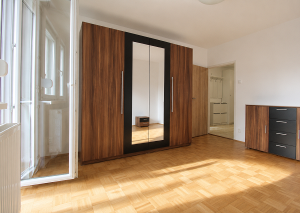 NA PRENÁJOM - 2 - izbový byt v centre Piešťan s parkovaním