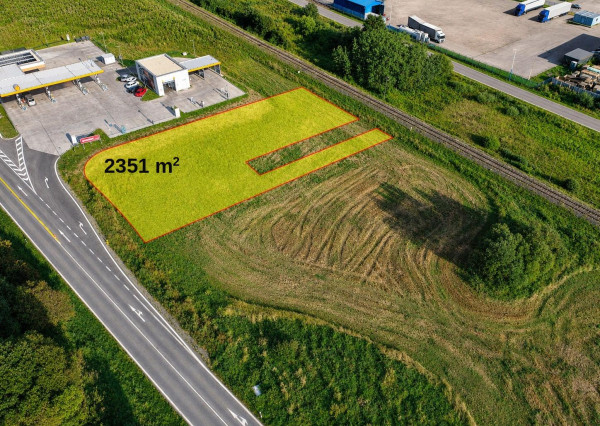 🌾  POZEMOK-2 351 m², PRI VSTUPE DO STAREJ ĽUBOVNE