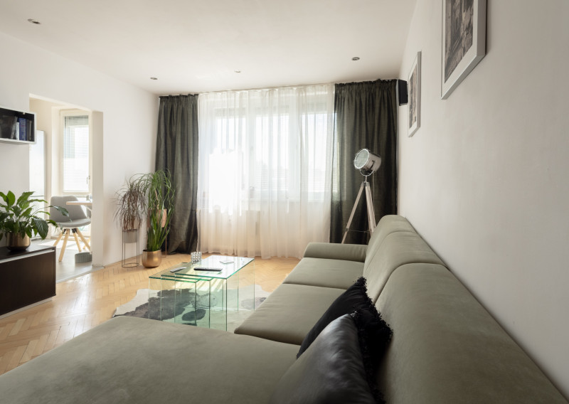 NA PREDAJ – 3-IZBOVÝ BYT | 64,70 m² | BRATISLAVA – RUŽINOV